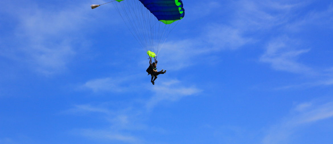 Fly Foz Paraquedismo: Viva uma Experiência nas Alturas!