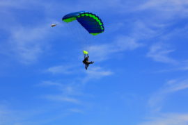 Fly Foz Paraquedismo: Viva uma Experiência nas Alturas!